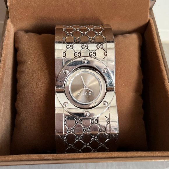 Gucci Twirl Stainless Steel Bangle Bracelet Watch - Picture 2 of 7